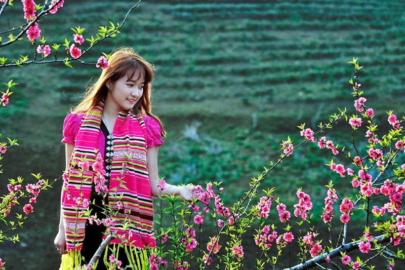 SP4: Ha Noi – Sa Pa Trek and Coc Ly Market (Tuesday Market ) (3 days 2 nights)